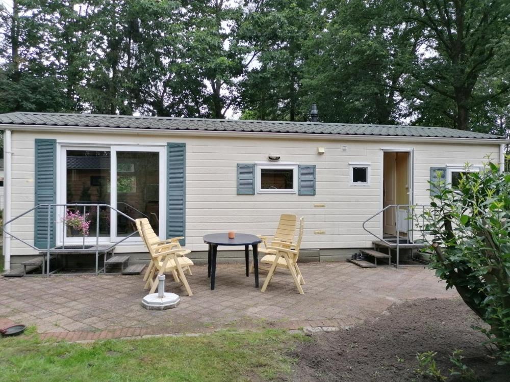 Chalet 4-6 Personen Epe F15 Van Alle Gemakken Voorzien Max Aantal Volwassen Personen Bedraagt 4 Exterior photo